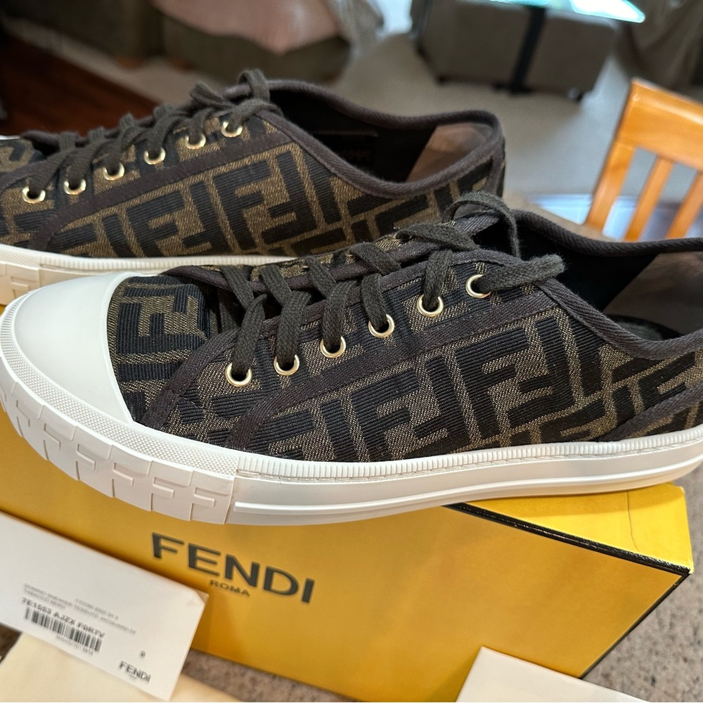 Fendi
FF Domino Low Top Sneaker (Men)